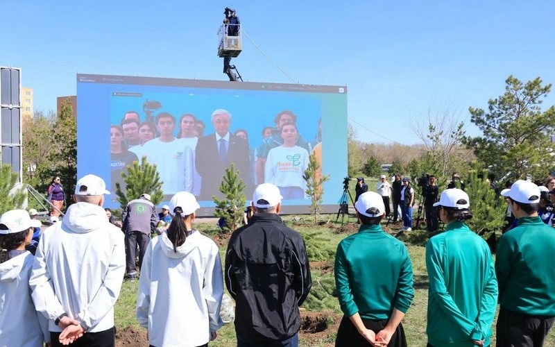 &laquo;Таза Қазақстан&raquo;: в этнопарке Караганды высадили 1500 деревьев