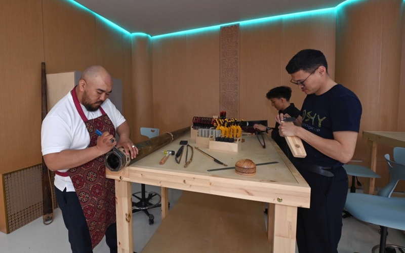 Kassym-Jomart Tokayev tours Creative Industries Development Fund office