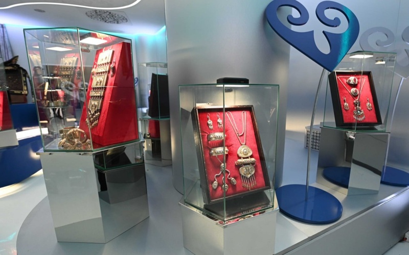 Kassym-Jomart Tokayev tours Creative Industries Development Fund office