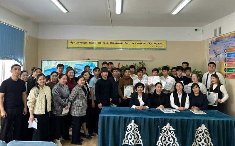 Экокультура в действии: студенты Мангистауской области обсудили проблемы отходов