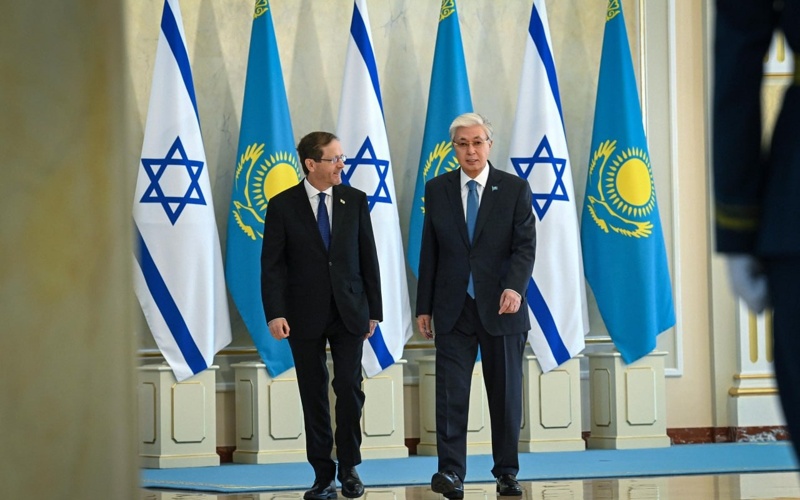 Қасым-Жомарт Тоқаев пен Ицхак Герцог шағын құрамда келіссөз жүргізді 