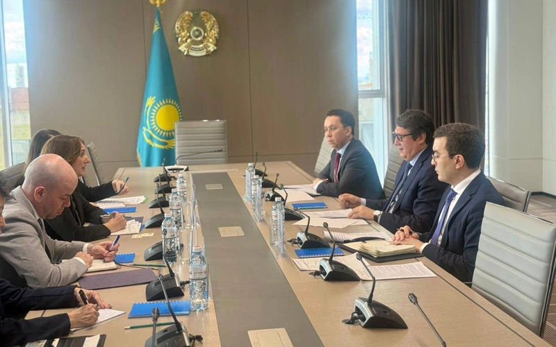 Алмасадам Сәтқалиев Америка АҚШ  Елшісімен кездесті