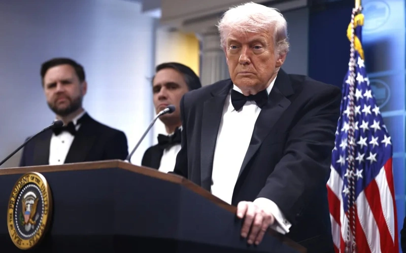 «Преподаватель месяца»: что известно о стрелявшем на ужине с Трампом