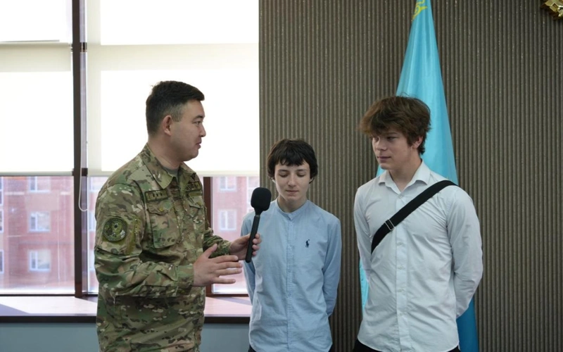 Школьники из Щучинска награждены за спасение провалившегося под лед рыбака