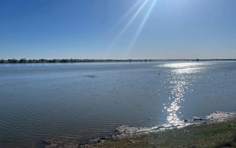 Вода в реке Кигаш в Атырау поднялась почти на метр выше нормы