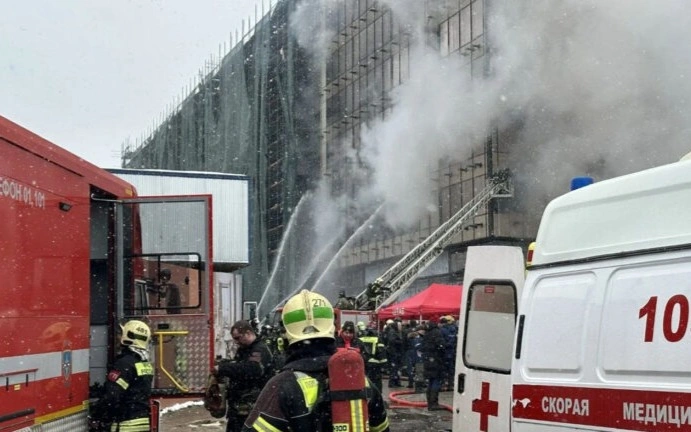 Пожар высшего уровня сложности на стройке в Москве: есть жертвы