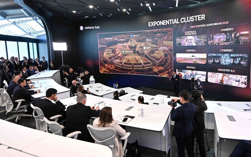 Kassym-Jomart Tokayev and Isaac Herzog tour Alem.ai Center