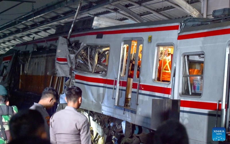 Death toll rises to 14 in Indonesia train accident, president visits victims