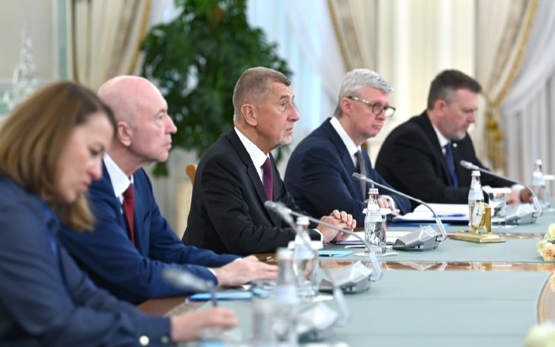 托卡耶夫与捷克总理举行大范围会谈 聚焦能源与经贸合作