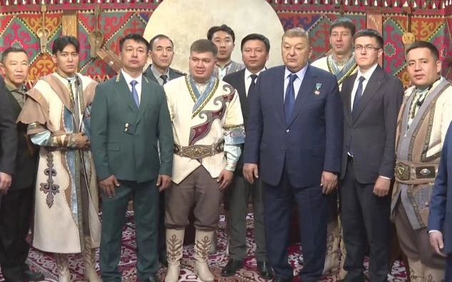 Жас сарбаздар әскери қайраткерлермен жүздесті
