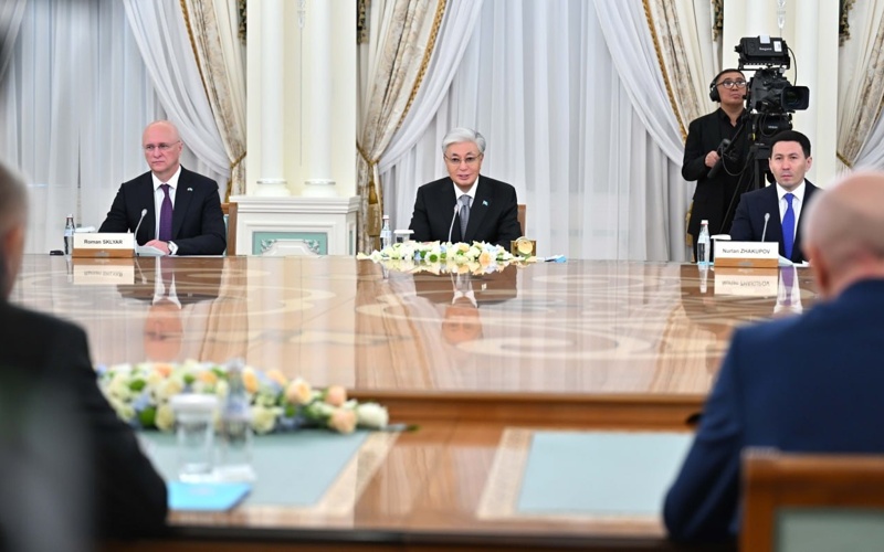 托卡耶夫与捷克总理举行大范围会谈 聚焦能源与经贸合作