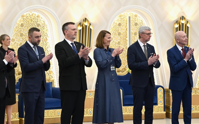 Президент Чехия Премьер-министрін І дәрежелі &laquo;Достық&raquo; орденімен марапаттады