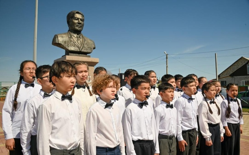 Ақмола облысында Халық қаһарманы Рақымжан Қошқарбаевтың ерлігіне тағзым етілді
