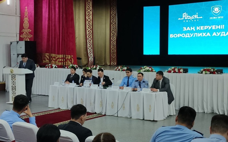 Караван закона: жители сел области Абай получают бесплатные юридические консультации