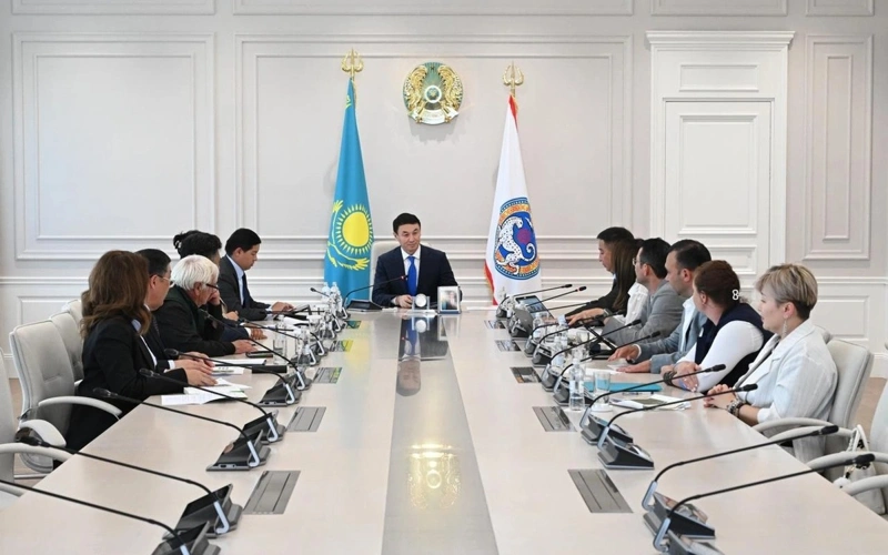 Алмати ҳокимининг йиғилиши