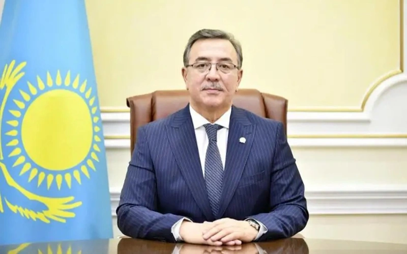  Arman Óteǵulov 