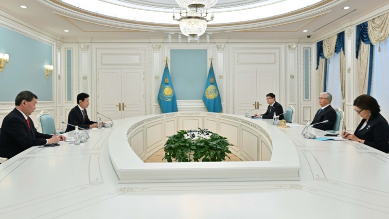 Токаев принял председателя Японской парламентской лиги дружбы с Казахстаном