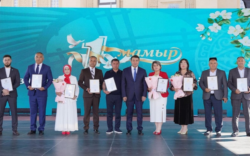 Масштабно отпраздновали День единства народа в Туркестане  