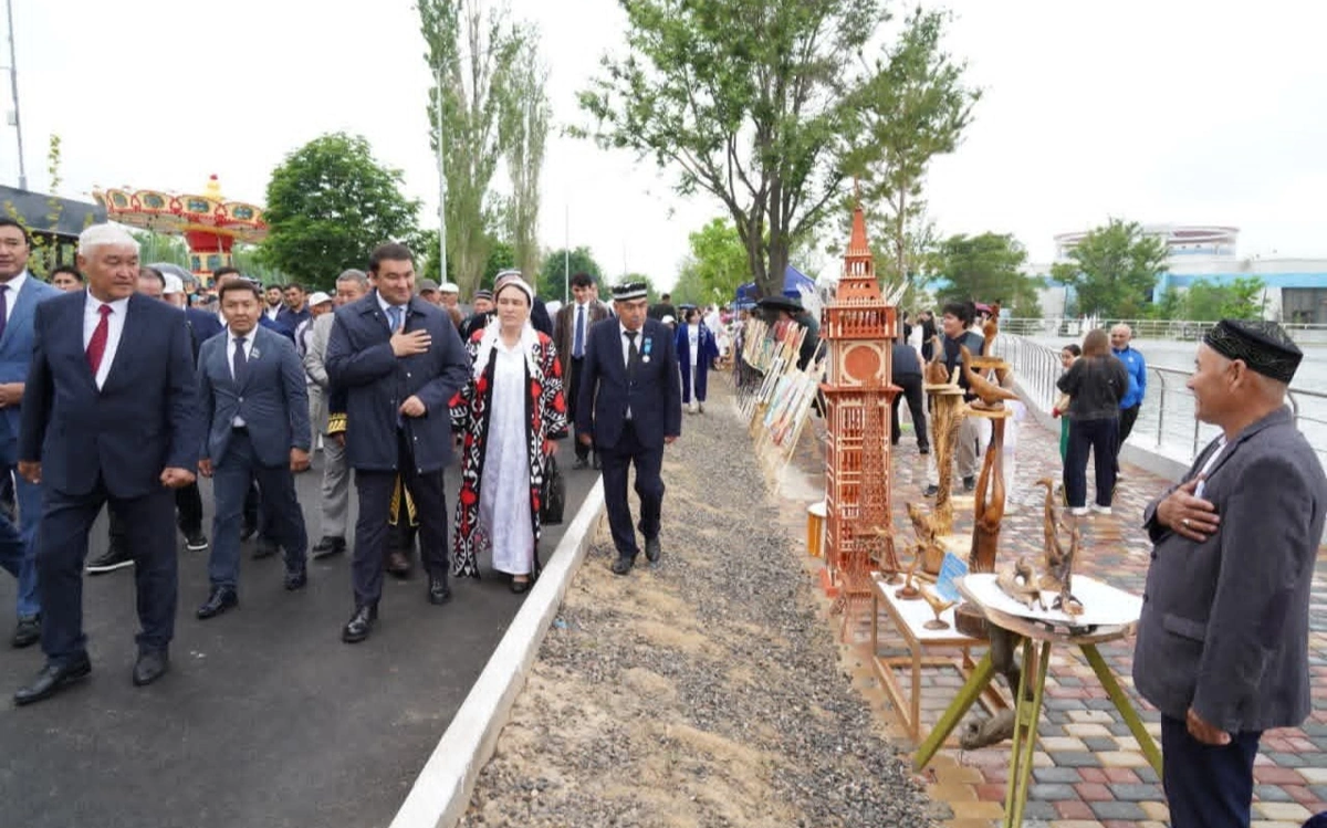 Туркестан: в Сайрамском районе обновили центральный парк