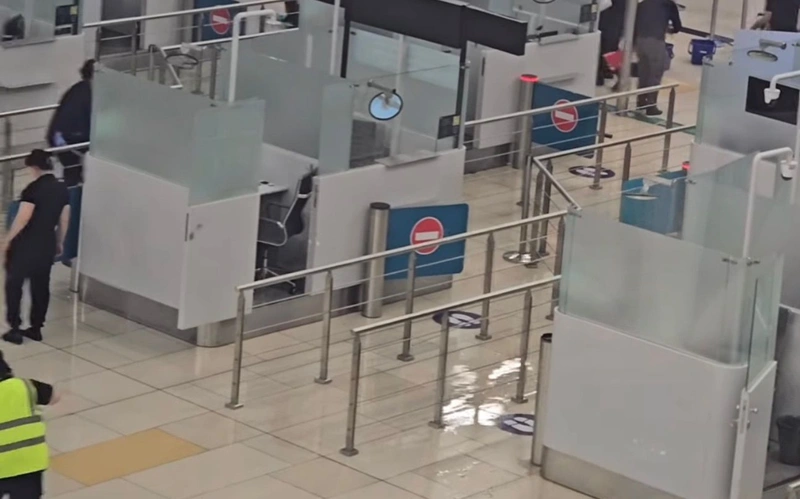 Nóser jaýynan keıin Almaty áýejaıyndaǵy shatyrdan sý aqty