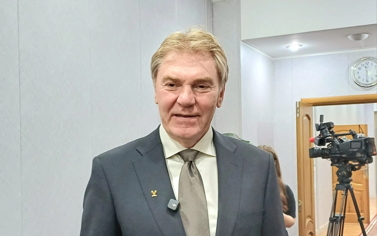 казахстанский лыжник Владимир Смирнов