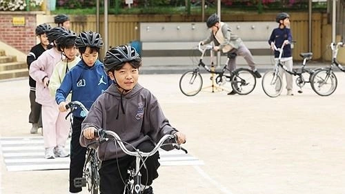 S Korea’s half of upper elementary students use smart devices for over 2 hours