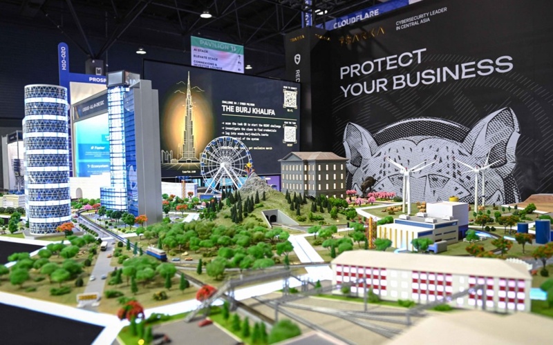 President introduced to KEDEN, SmartCargo platforms, KazMaps digital road map 