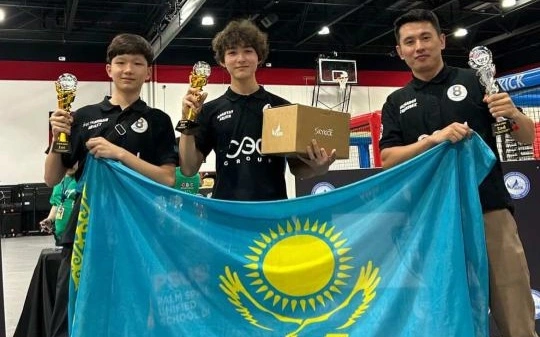 Школьник из Астаны стал лучшим пилотом на чемпионате по дрон-футболу в США