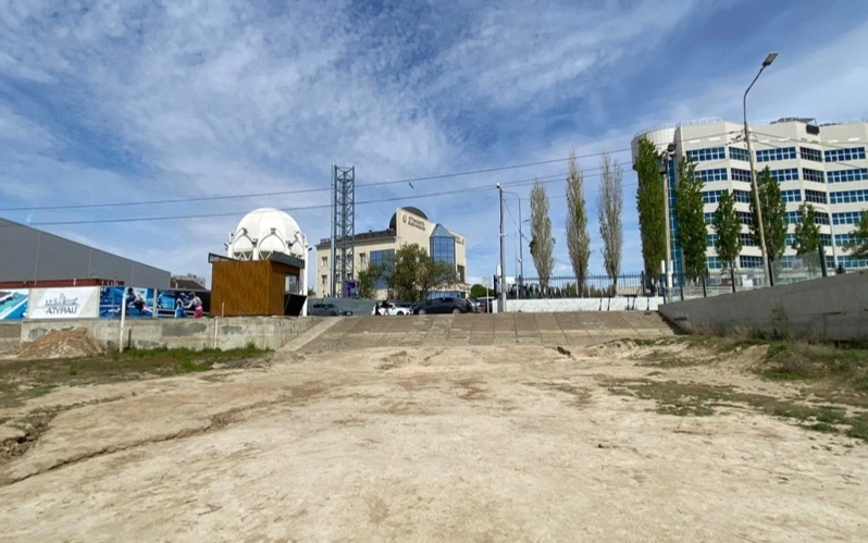п
