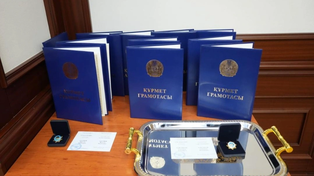 Көлік министрлігінде Отан қорғаушылар күніне орай сала қызметкерлері марапатталды