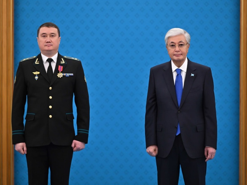 Kazakh President honors group of citizens for courage 