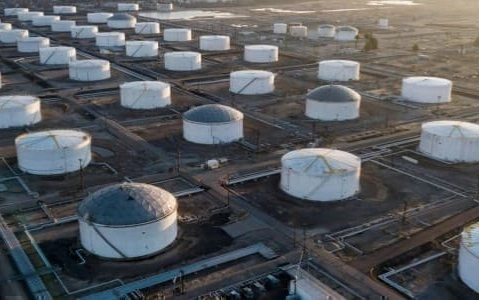 Мировых запасов нефти хватит лишь на три месяца — Goldman Sachs