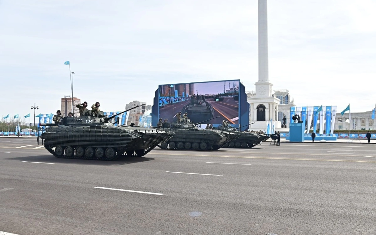 Jaıaý ásker jaýyngerlik mashınasy (BMP-2)