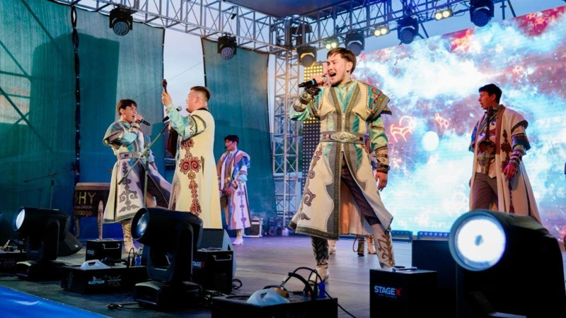 Астанада Отан қорғаушылар күні ауқымды Open Air концертімен аяқталды