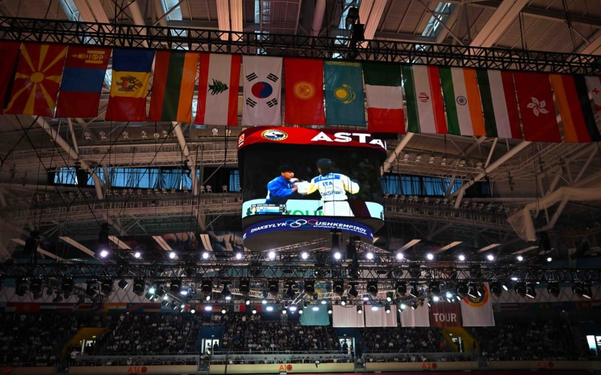 Токаев посетил международный турнир по дзюдо Qazaqstan Barysy Grand Slam