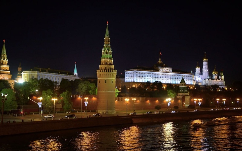 Kassym-Jomart Tokayev arrives in Moscow