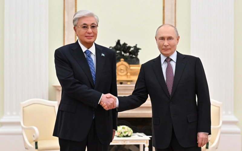 Қасым-Жомарт Тоқаев Владимир Путинмен кездесу өткізді