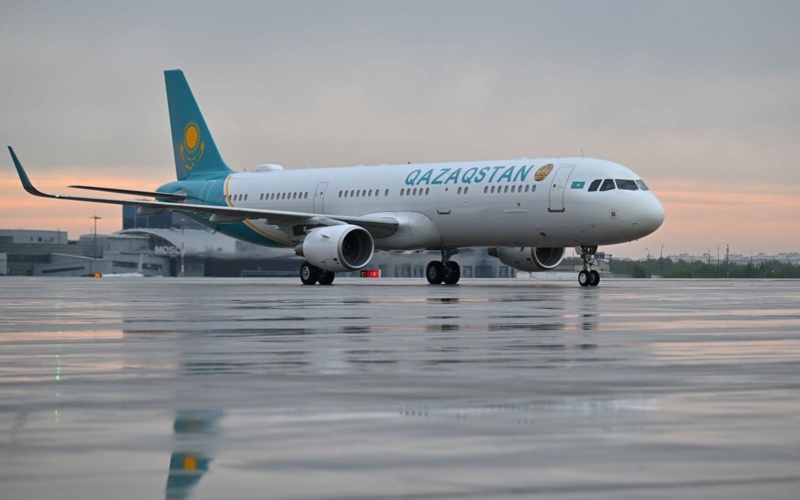 Kassym-Jomart Tokayev arrives in Moscow