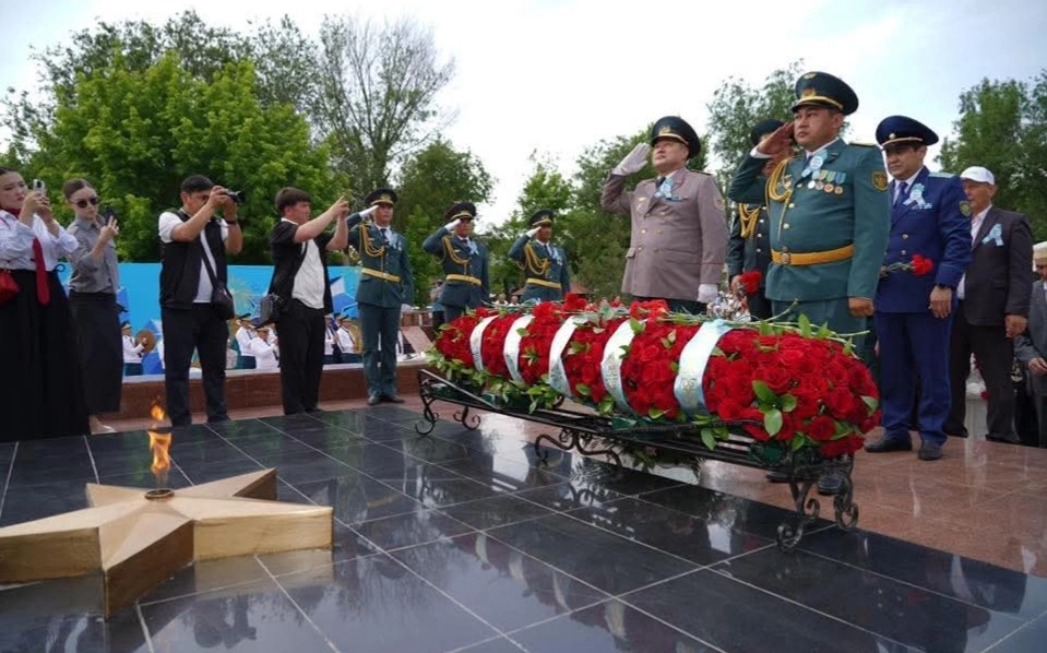 Жители Туркестанской области торжественно отметили 81-летие Великой Победы