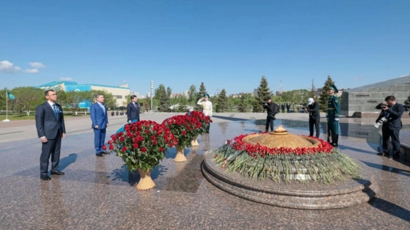 Minute of silence: Kazakhstan honors fallen heroes