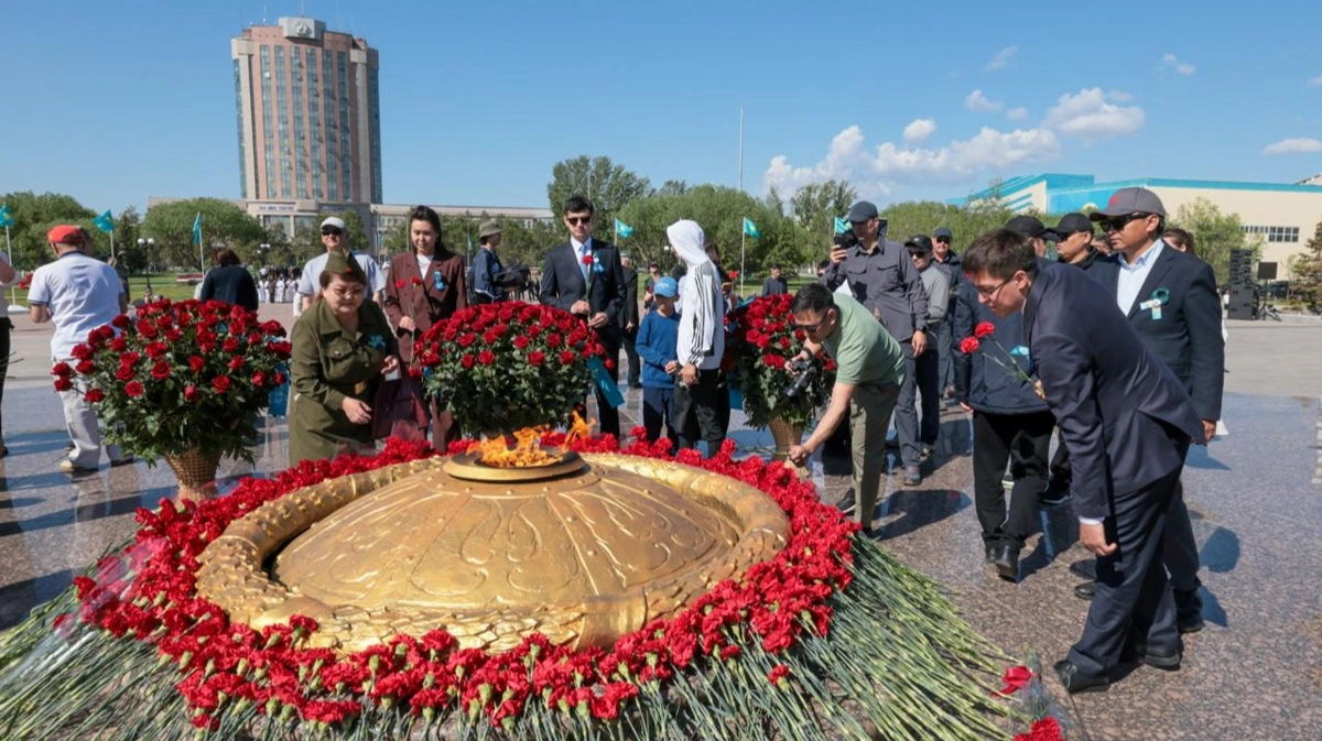 Бектенов, Әшімбаев және Қошанов соғыс жылдарында құрбан болғандарды еске алды