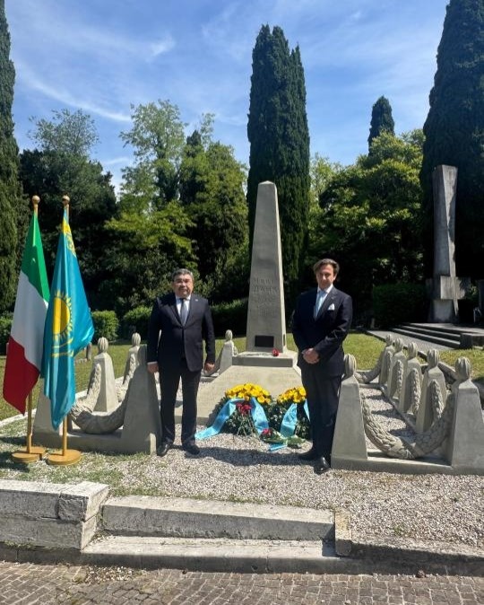 Italy pays tribute to Kazakh soldiers who fell liberating northern regions
