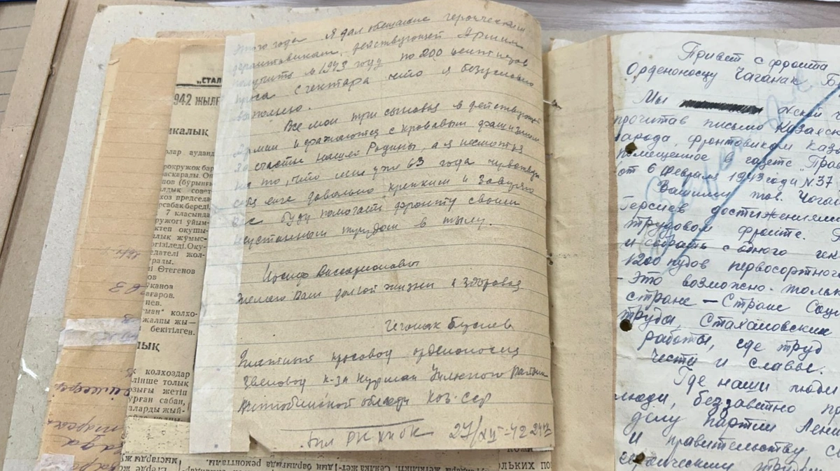 Ақ тарының атасы Шығанақ Берсиев майдан даласына қалай көмектесті