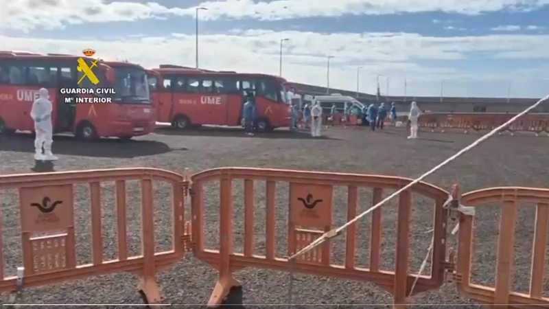 First passengers disembark MV Hondius in Tenerife amid Hantavirus outbreak