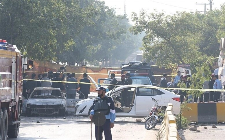 Pákistanda jankeshti shabýylynan 15 polıtseı qaza tapty