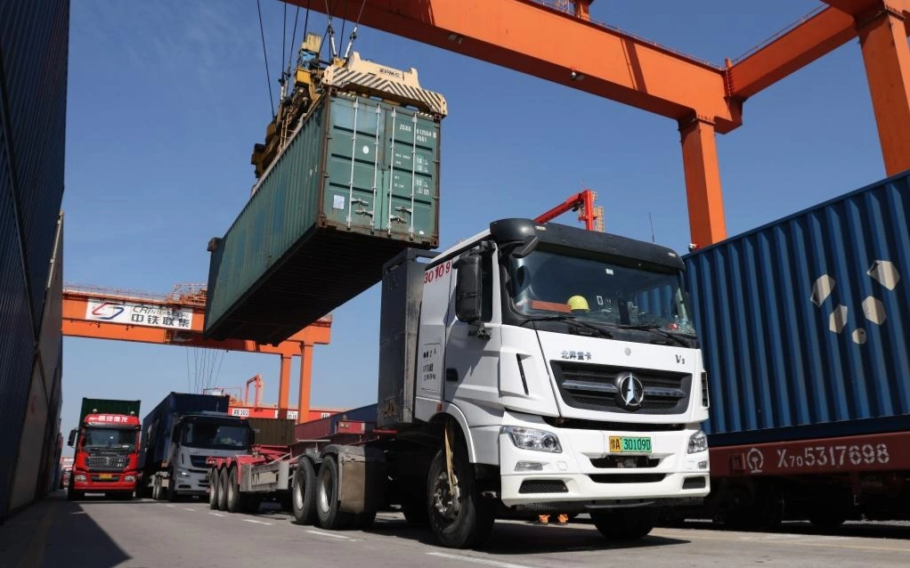 Qytaı&ndash;Eýropa poıyzdary arqyly 520 mlrd dollarlyq júk tasymaldandy