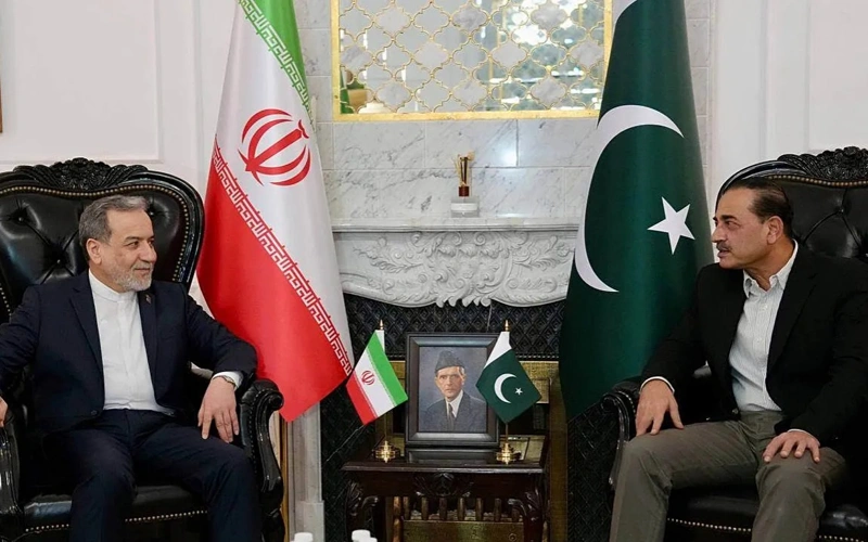 Iran AQSh-tyń atysty toqtatý týraly jańa usynysyna jaýap berdi