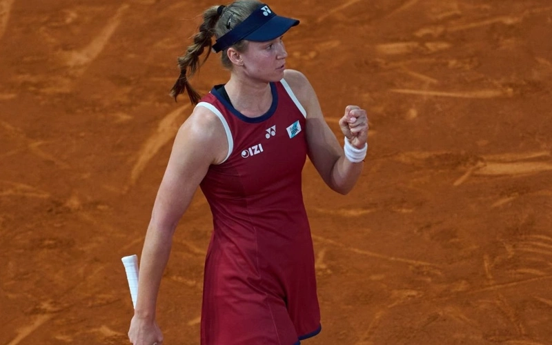  Елена Рыбакина вышла в 1/8 финала супертурнира в Риме