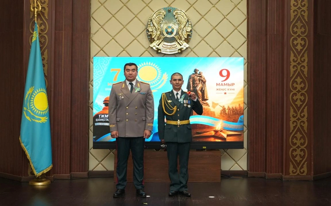Birqatar elordalyq qutqarýshy mamyr merekelerine oraı baspanaly boldy