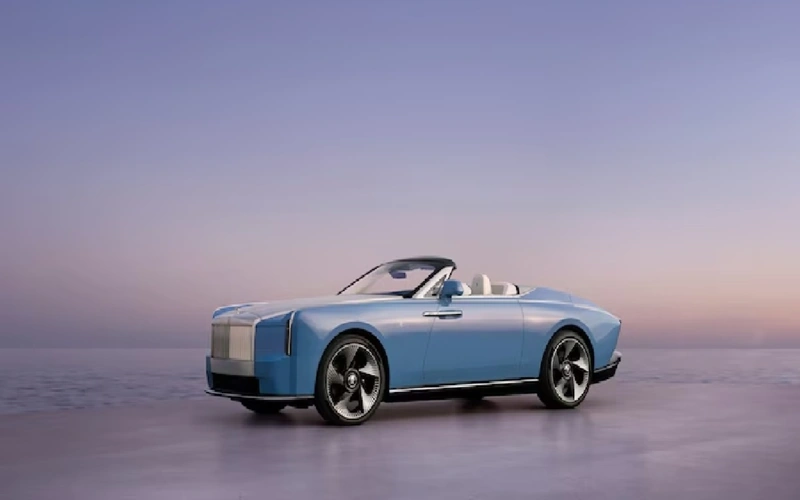 Rolls-Royce распродала 100 новых электрокаров еще до старта производства